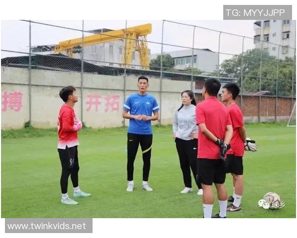 李伟的足球人生深度对话：从青涩少年到职业球员的成长之路