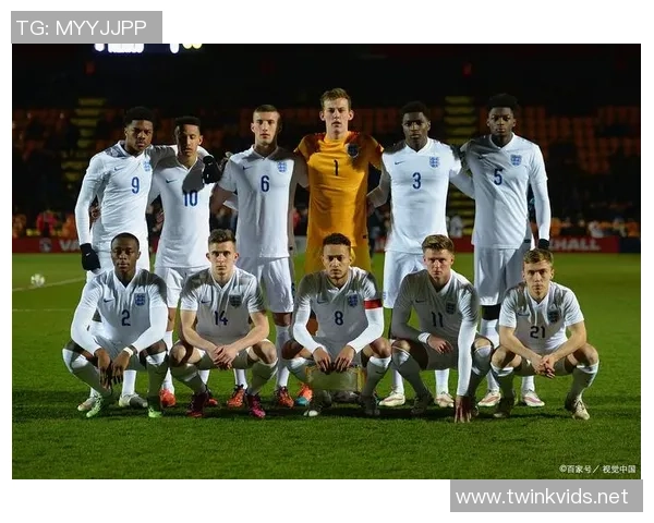 高清壁纸足球明星合照精选展示让你感受绿茵场上的激情与荣耀